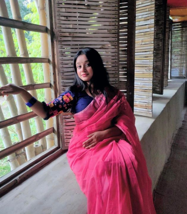 Trendy%20Collection%20with%20Elegant%20Style%20in%20the%20Flat%20Rani%20Golapi%20Colour%20Muslin%20Than%20Saree%20for%20Women%20-%20A%20Chic%20Ensemble%20for%20Fashionable%20Looks%20and%20Casual%20Wear%20-%20Image%203