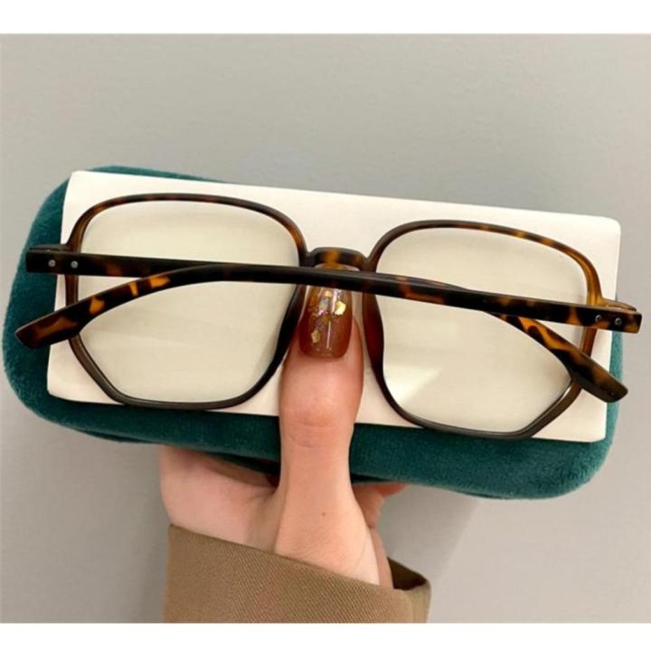 Transparent%20Computer%20glasses%20Stylish%20UV400%20protection%20Flat%20mirror%20lenses%20Sunglasses%20Fashionable%20design%20Luxury%20brand%20eyeglasses%20for%20Office%20use%20Digital%20screen%20protection%20Fashion%20accessories%20Outdoor%20-%20Image%207