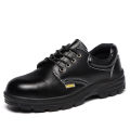 Labor protection shoes for men and women are anti-smashing and puncture-proof, lightweight, breathable and wear-resistant work shoes, manufacturers spot wholesale construction site old shoes. 