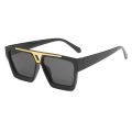 Letter V Sunglasses For Women Men Fashion Retro Square Frame Driving Black UV400 Lens Sun Glasses Trend Design Unisex Eyewear.