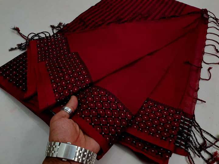 Tangail%20Saree%20Combo%20Set%20for%20Women%20-%20Sari%20Churi%20Necklace%20Earrings%20Mirror%20Kitkat%20Mehedi%20Tip%20Golap%20Love%20Chocolate%20Box%20etc%20-%20Image%202