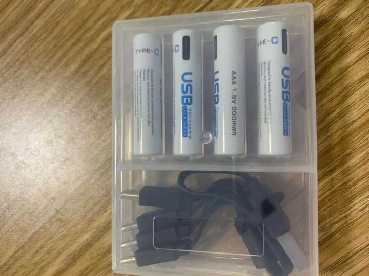 AiVR%20USB%20Rechargeable%20Batteries%204pc%20%E2%80%93%20AAA/AA%20-%20Image%206