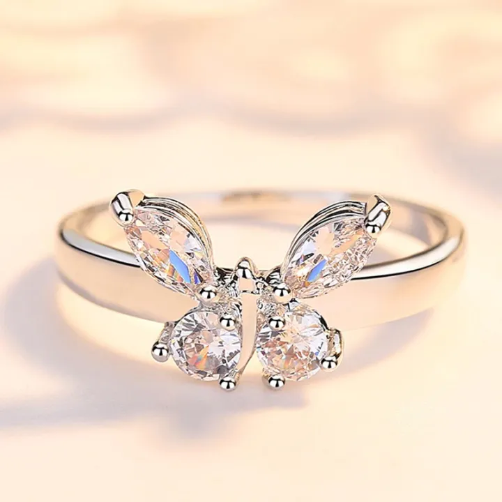 Versatile%20-Choice%20and%20Remark%20-Butterfly%20Finger%20Ring%20For%20Women%20Fashion%20-%20Ring%20For%20Girls-%20Avant-garde%20Remarkable%20-%20Disclose%20Styles%20&%20Luxe%20-%20Image%203