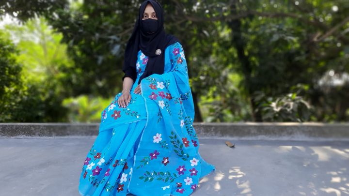 Sky%20Color%20Half%20Silk%20Hand%20Painted%20Saree%20Floral%20Design%20-01%20-%20Image%206