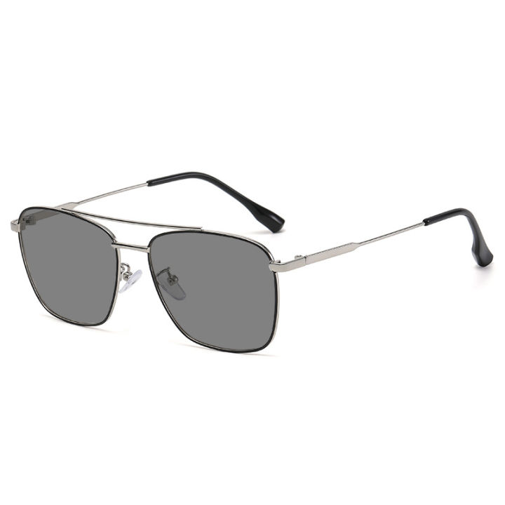Fashionable%20metal%20simple%20anti-blue%20light%20glasses%20for%20women,%20flat%20mirrors,%20double-beam%20artistic%20color-changing%20glasses%20for%20men%20with%20myopia%20-%20Image%204