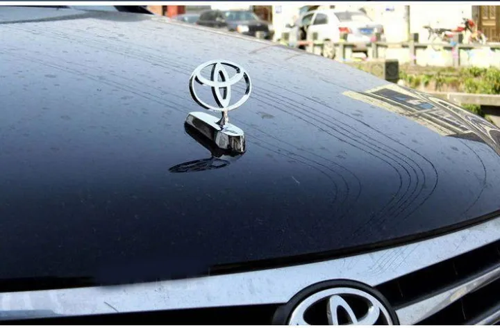 Toyota%20Front%20Hood%20Bonnet%20Emblem%20Ornaments%20-%20All%20car%20-%20Image%203