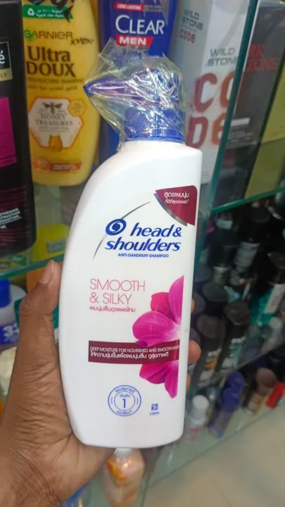 370%20ml%20Head%20&%20Shoulders%20Smooth%20&%20Silky%20shampoo%20International%20UAE%20product%20used%20for%20male/%20female%20-%20Image%202
