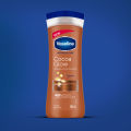400 ml Vaseline Cocoa glow body lotion International South African Product used for male / female. 