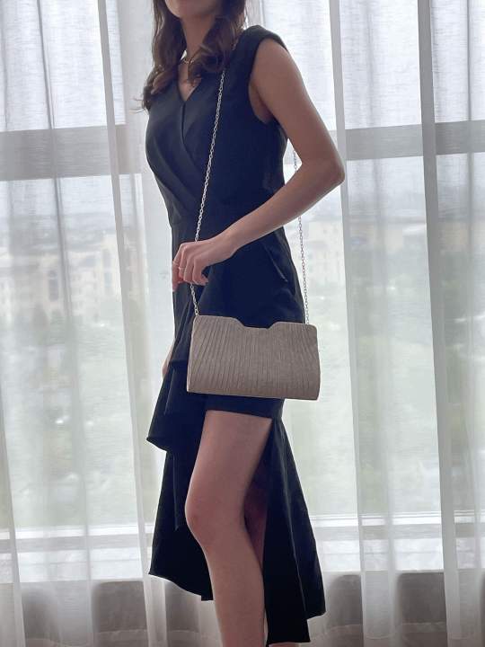 Stylish%20Premium%20dinner%20Party%20Bag%20Light%20Luxury%20Stripe%20Clutch%20bag%20Metal%20chain%20shoulder%20bag%20Simple%20underarm%20Party%20Evening%20dress%20bag%20-%20Image%205