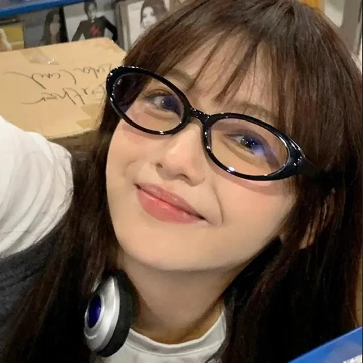 Women%20Retro%20Oval%20Glasses%20Y2K%20Japanese%20and%20Korean%20Girls%20Red%20Green%20Frame%20Glass%20Eyewear%20Decorative%20Computer%20Anti-blue%20Eyeglasses%20-%20Image%203