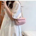 IELGY women's fashion chain one shoulder messenger small square bag. 