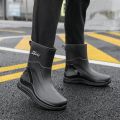 The new rain boots men's work kitchen anti-slip water shoes can be worn in all seasons waterproof rain boots can be worn outside the work vegetable field fashion shoes. 