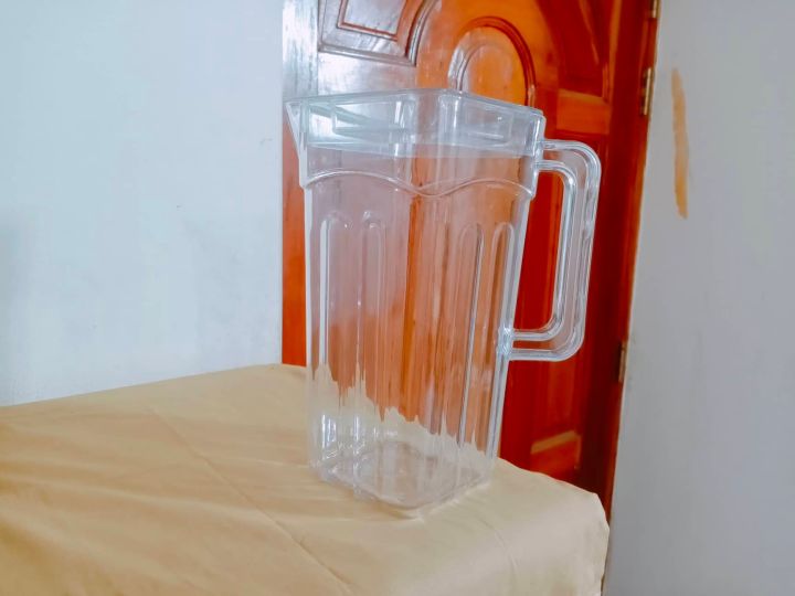 Crystal%20Plastic%20Water%20Jug%20-%202%20Liter%20Square%20Shaped%20With%20Lid.%20%20Plastic%20Crystal%20Clear%20Water%20Jug%20For%20your%20Home%20And%20Dining%20Table.%20C90D%20-%20Image%209
