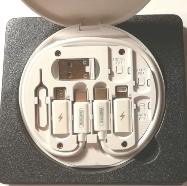 Remax%20RC-190%20Data%20Cable%20Set%2060W%20Fast%20Charging%20Multifunction%20Data%20Cable%20Storage%20Box%20Built-in%20Phone%20Holder%20Compact%20Cable%20Organizer%20Bag%20for%20Fast%20Charging%20of%20Mobile%20Phones%20Tablets%20Laptops%20and%20More%20-%20Image%203