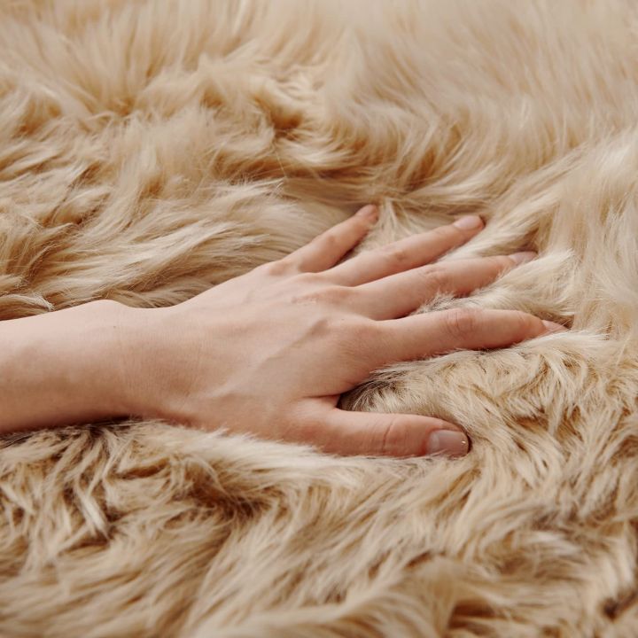 Plush%20Faux%20Fur%20Carpet%20Soft%20Center%20Furry%20Rugs%20for%20Living%20Room%20Sheepskin%20Bedroom%20Fluffy%20Floor%20Children's%20Mats%20Bedside%20Home%20Decor%20-%20Image%202