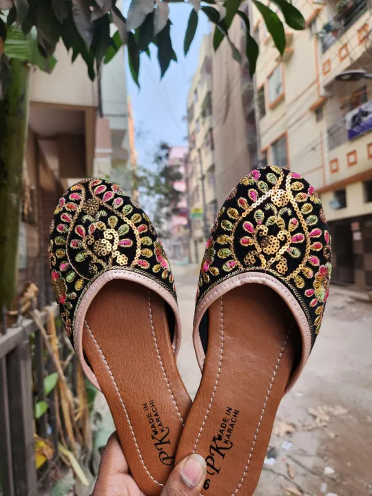 Girls%20exclusive%20Eid%20collection%20nagra%20shoes%20-%20Image%207