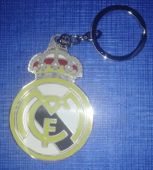 Real%20Madrid%20Football%20Club%20Key-chain%20-%20Image%204