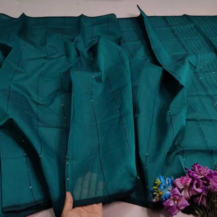 Tangail%20Tant%20Half%20Silk%20Chumki%20Saree%20-%20Embrace%20All-Season%20and%20All-Place%20Elegance%20with%20this%20Tangail%20Tant%20Half%20Silk%20Chumki%20Saree%20for%20Women%20-%20Image%204