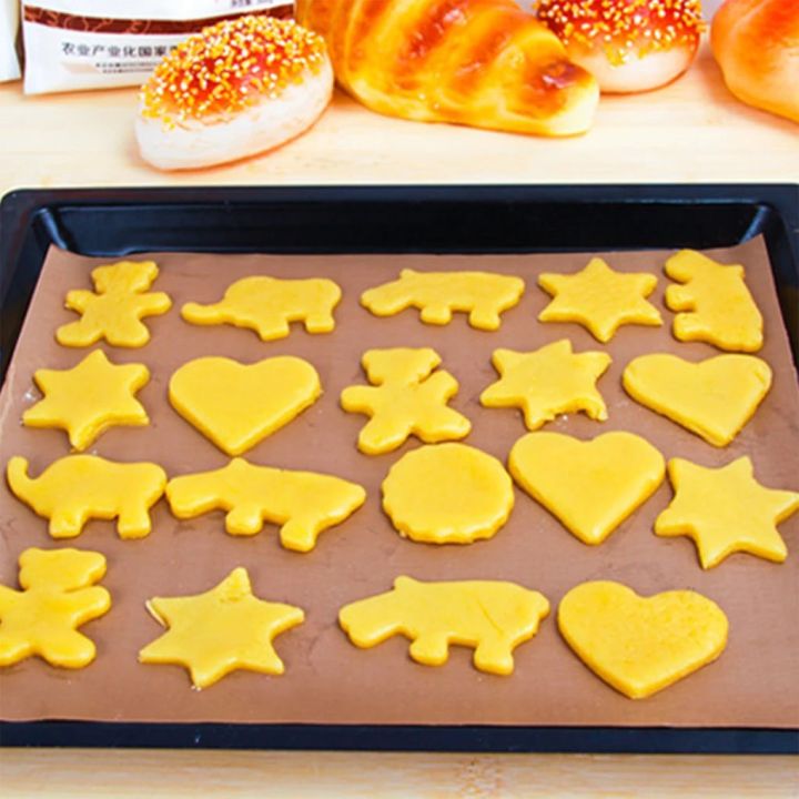 Warm%20Reusable%20Non%20Stick%20Baking%20Paper%20High%20Temperature%20Resistant%20Sheet%20Oven%20Microwave%20Grill%20Baking%20Mat%20-%20Image%202
