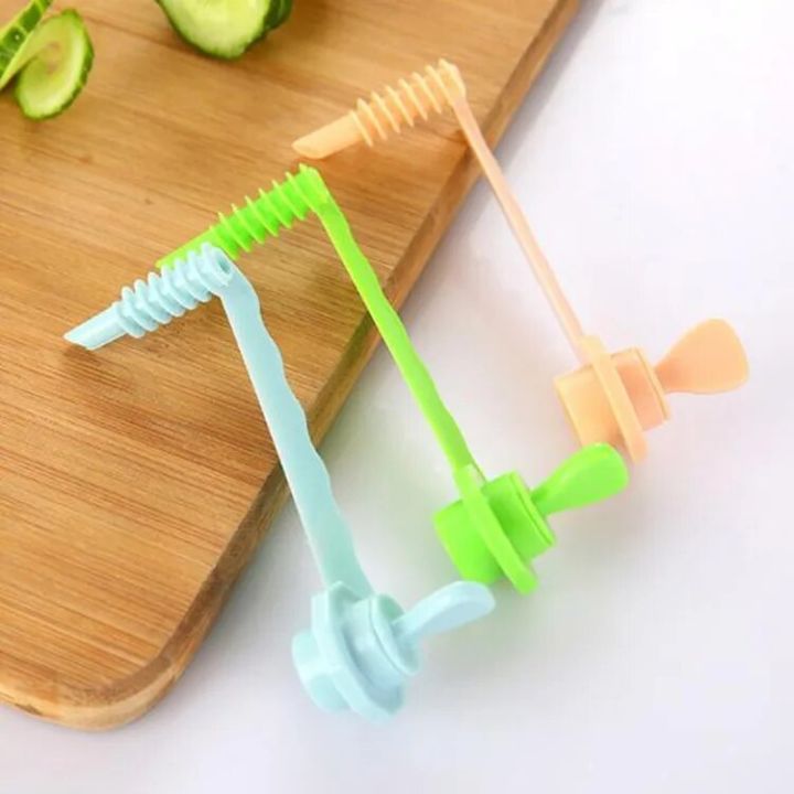 Amazing%20Vegetable%20Roll%20Machine%20Creative%20Lazy%20Man%20Spiral%20Cucumber%20Cutter%20Whirlwind%20Potato%20Slicer%20Rotating%20Potato%20Tart%20Knife%20-%20Image%206