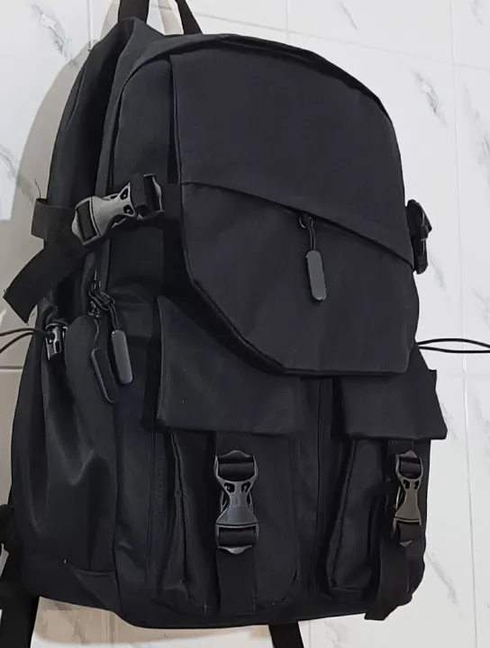 College-university%20backpack%20with%20laptop%20compartments,%20modern%20backpacks%20for%20students,%20backpacks%20for%20students,%20very%20modern%20backpack%20for%20young%20people%20-%20Image%204