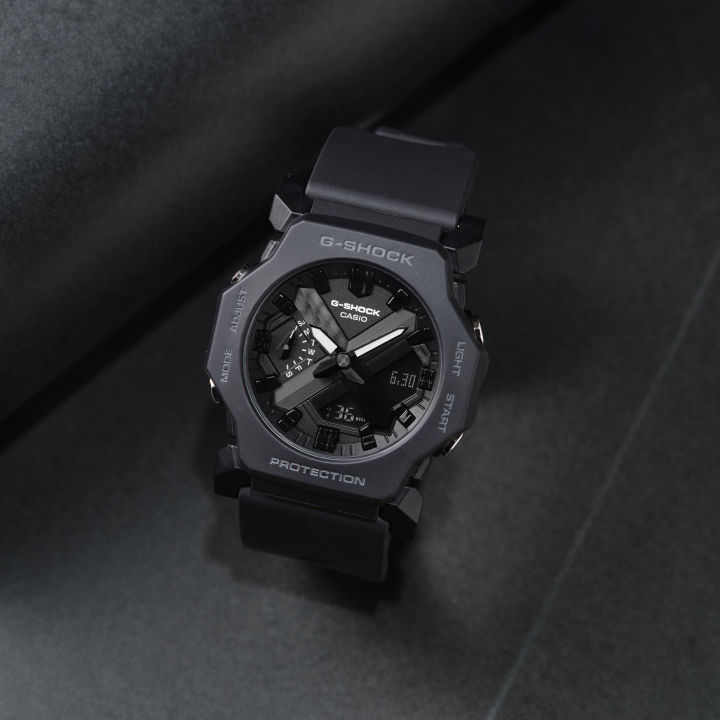 G-Shock%20Digital%20Watch%20for%20Men%20and%20Women%20Resin%20Material%20Sport%20Shockproof%20Style%20Black%20Model%20GA-2300%20-%20Image%207