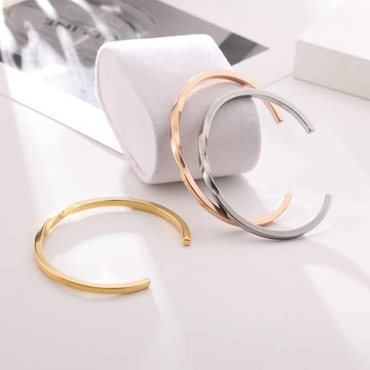 European and American Style Wire Diameter round Accessories for Girls One Titanium Steel Women's Rose Gold Japanese and Korean Fashionable Rose Gold Bracelet