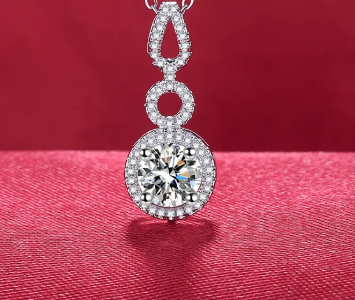 Douyin%20Kuaishou%20live%20broadcast%20imitation%20moissanite%20concentric%20knot%20gourd%20necklace%20women's%20fashion%20Baita%20light%20luxury%20Baita%20clavicle%20chain%20-%20Image%206