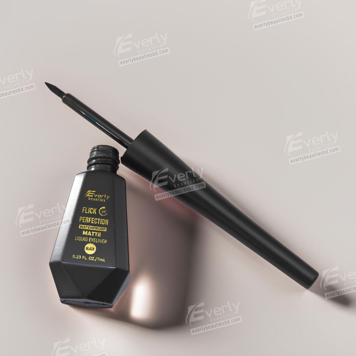 Everly%20Beauties%20Flick%20Perfection%2024H%20Waterproof%20Liquid%20Eyeliner%20-%20Image%203