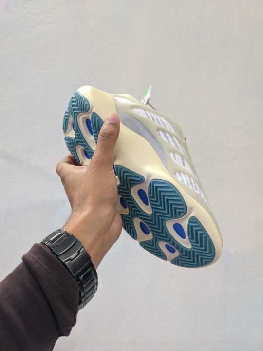 Adidus%20Yeezy%20Boost%20700%20V3%201:1%20Gread%20Product%20Shoe/%20Sneakers%20-%20Image%207