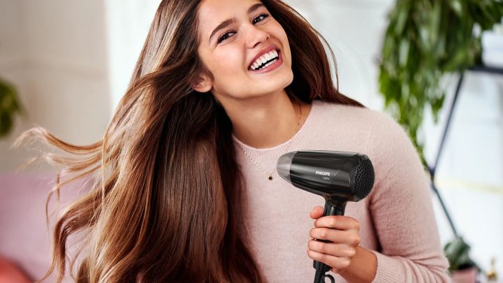 Philips%20EssentialCare%20Hair%20Dryer%20BHC010/10%20%E2%80%93%201200W,%20Compact%20&%20Foldable%20-%20Image%205