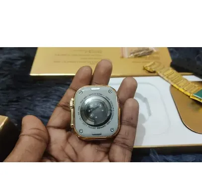 Smartwatch%20Series%208%20Ultra%20Gold%20Edition%20-%20Signifying%20Quality%20-%20Good%20Value%20-%20Image%204