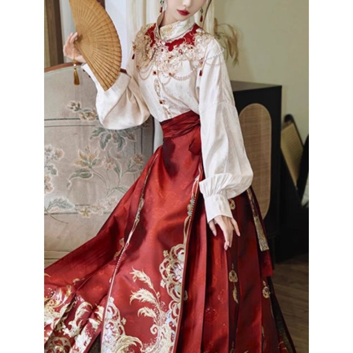 New%20Chinese%20style%20Hanfu%20heavy%20industry%20embroidery,%20cloud%20shoulder%20standing%20collar%20shirt,%20paired%20with%20woven%20gold%20horse%20face%20skirt,%20wedding%20engagement%20dress%20-%20Image%205