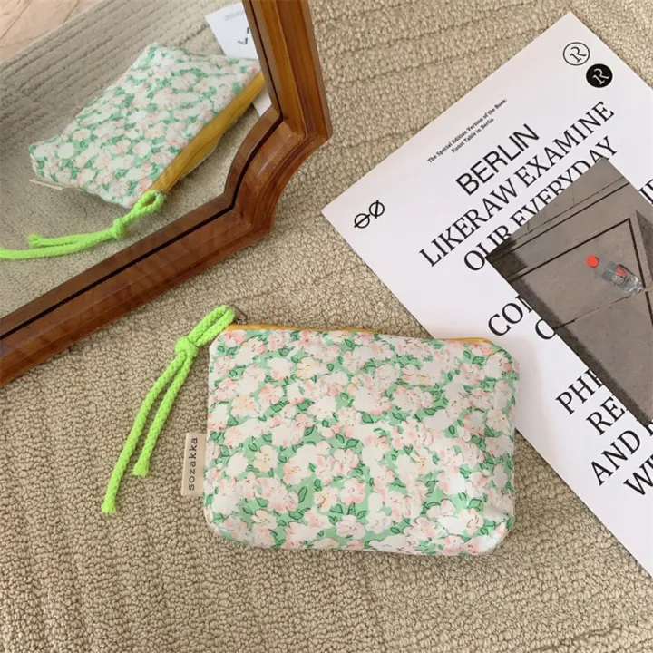 Floral%20Cosmetic%20Bag%20Cute%20Makeup%20Pouch%20Flower%20Pattern%20Change%20Bag%20Pen%20Bag%20With%20Floral%20Design%20Makeup%20Storage%20Case%20With%20Flower%20Print%20Flower-Themed%20Cosmetic%20Bag%20-%20Image%206