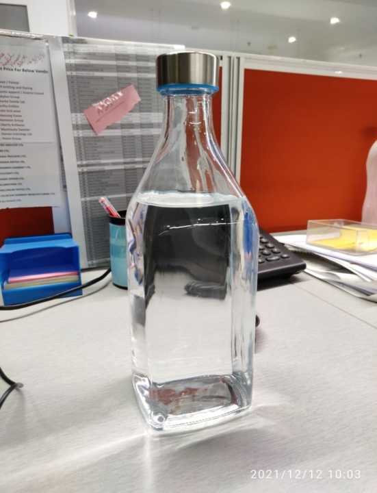 New%20Square%20China%20Glass%20Bottle%201L%20-%20Upscaled%20Quality%20Water%20Or%20Milk%20Bottle%20With%20Lid%20-%20Great%20Value%20For%20Your%20Daily%20Needs%20-%20Image%202
