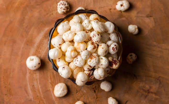 Phool%20Makhana%2050%20gm%20(Fox%20Nut/Popped%20Lotus%20Seed)%20Plain%20Raw%20Uncooked%20All%20Natural%20%7C%20Vegan%20%7C%20No%20Colors%20%7C%20Gluten%20Friendly%20%7C%20NON-GMO%20-%20Image%205