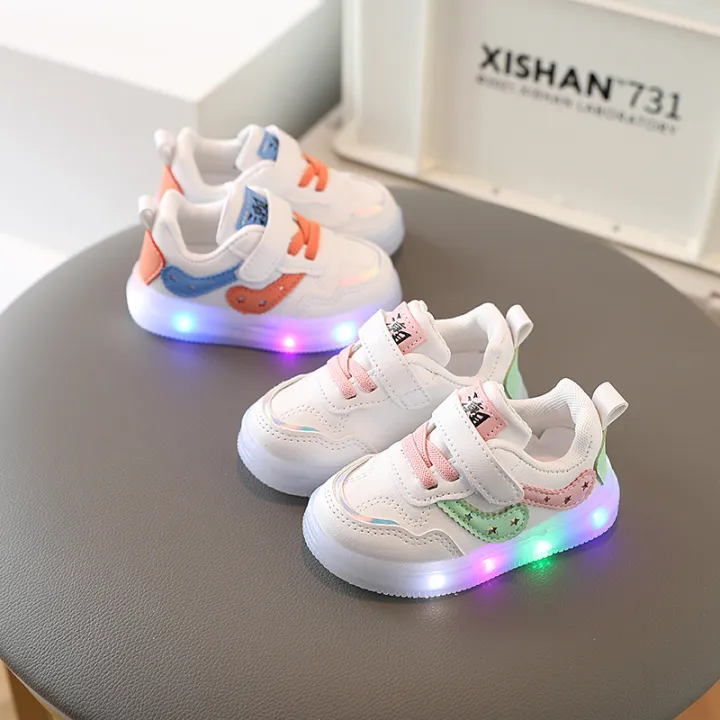 Children's%20Led%20Shoes%20Boys%20Girls%20Lighted%20Sneakers%20Glowing%20Shoes%20for%20Kids%20Soft%20Soled%20Breathable%20Casual%20Infant%20Toddler%20Baby%20Shoes%20-%20Image%203