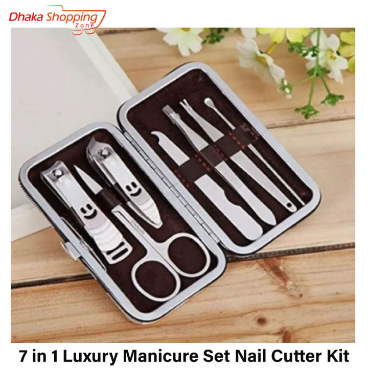 7%20in%201%20luxury%20manicure%20set%20nail%20cutter%20kit-cyclone%20-%20Image%204