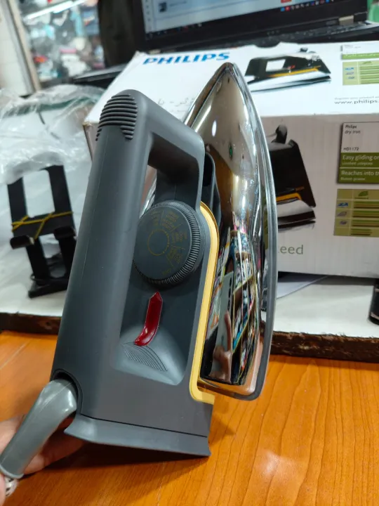 Philips%20HD1172/00%20Lightweight%20Compact%20Classic%20Dry%20Iron%20-%20Image%203