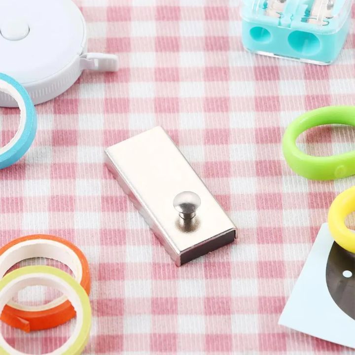 Magnetic%20Seam%20Guide%20Sewing%20Machine%20Seam%20Gauge%20Sewing%20Gauge%20Magnetic%20Guide%20MG1%20for%20Most%20Sewing%20Machine%20Foot%20Accessories%20-%20Image%202