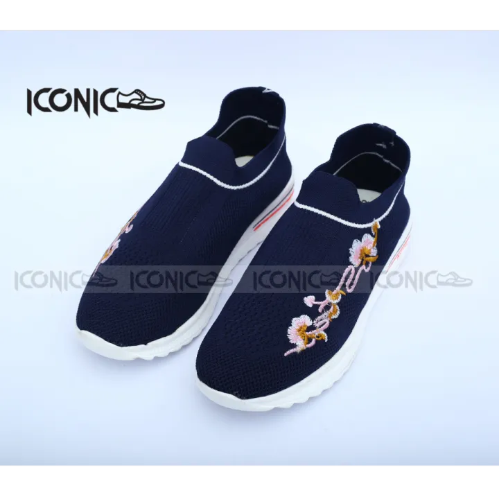 Iconic%20Fabric%20Sneaker%20for%20Women%20-%20Fashionable%20Light%20Weight%20Sneakers%20shoe%20For%20Women-%20Iconic%20shoes%20-%20Image%202
