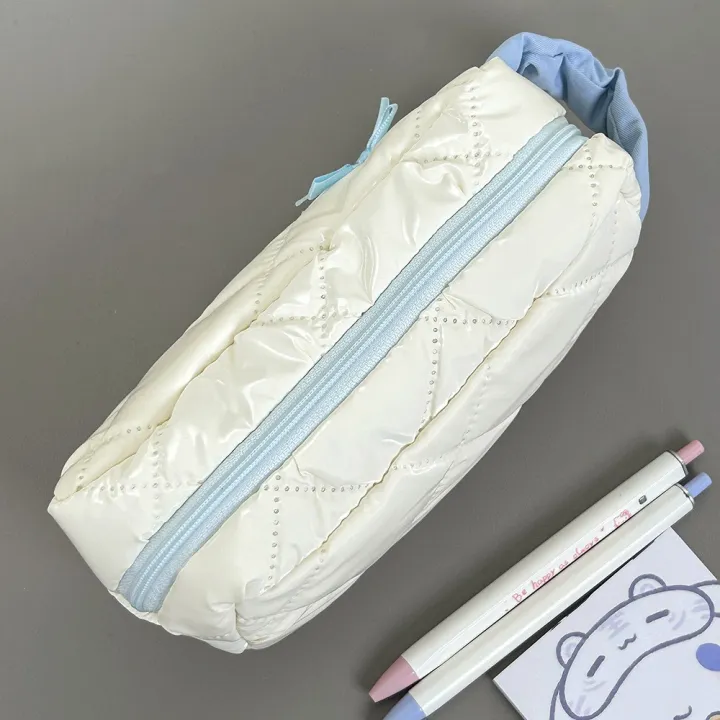 Pink%20Pencil%20Case%20Lightweight%20Large%20Capacity%20Kawaii%20Pencil%20Bag%20Bow%20Design%20Quilted%20Stationery%20Pouch%20for%20Girls%20Students%20Travel%20-%20Image%204