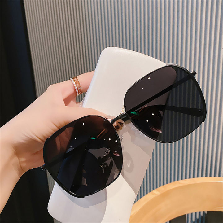 Trendy%20Blue%20Blocking%20Glasses%20Protective%20Vintage%20Frame%20Plain%20Design%20Anti-blue%20Eyeglasses%20Women's%20Glasses%20Ultralight%20Fashion%20Sunglasses%20-%20Image%208