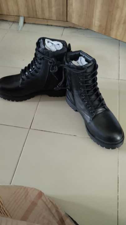 Leather%20Zipper%20Boots%20new%20condition%20-%20Bikers%20zipper%20boots%20Rubber%20sole%20high%20gripe/%20Biker%20boots%20-%20Image%202