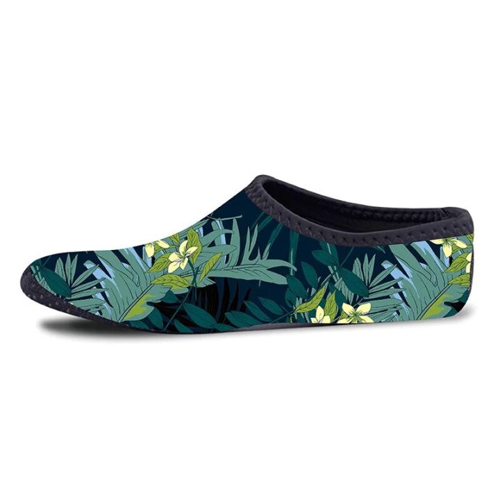 Women%20Men%20Kids%20Water%20Shoes%20Girls%20Boys%20Quick%20Dry%20Anti%20Slip%20Aqua%20Socks%20for%20Beach%20Swim%20Shoes%20Non-Slip%20Barefoot%20Aqua%20Socks%20-%20Image%203