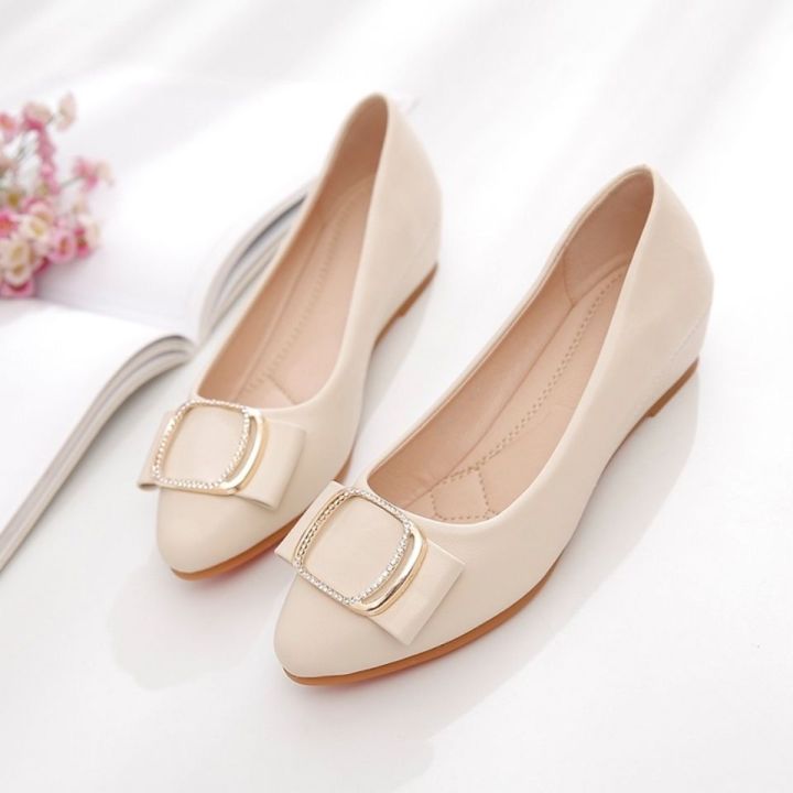 Pumps Women2023New Spring and Autumn New Women's Shoes Shallow Mouth All-Matching round Toe Soft Leather Soft Bottom Mom Shoes Peas Shoes
