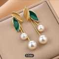 Trendsetter -Leaf Exquisite Jewelry Lightweight Long Lasting Ear Studs for Dating 1 Pair Women Stud Earrings.