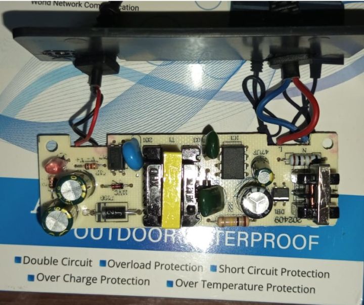 CCTV%20Camera%20Power%20Supply%20AC/%20DC%2012V%202A%20Double%20Circuit%20Adapter%20-%20Black%20-%20Image%207