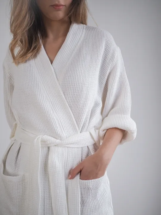 White%20Waffle%20Bathrobe%20%E2%80%93%20100%25%20Cotton%20%7C%20Unisex%20Soft%20&%20Lightweight%20Robe%20for%20Men%20&%20Women%20(Free%20Size,%20White)%20-%20Image%204