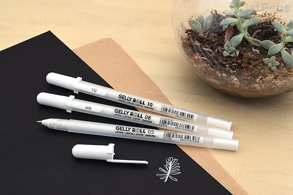 Sakura%20Gelly%20Roll%20white%20Gel%20Pens%20-%20set%20of%203%20pens%20-%20Assorted%20nib%20sizes%20-%20Image%206